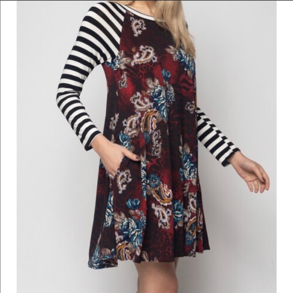 🎈The Gabriella Dress- red floral with stripes - Picture 5 of 9